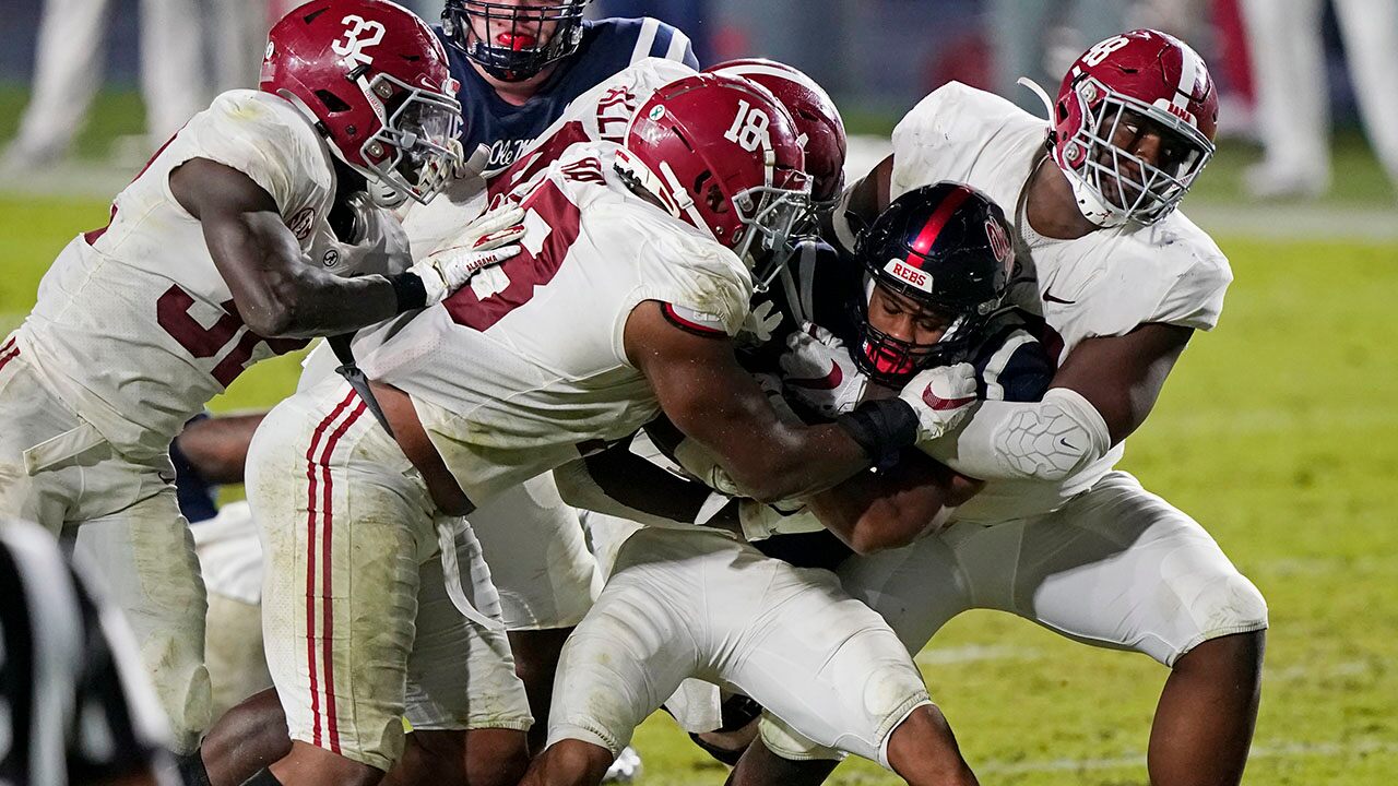 AB Top 25: Alabama is back on top;  Up to Notre Dame No.2