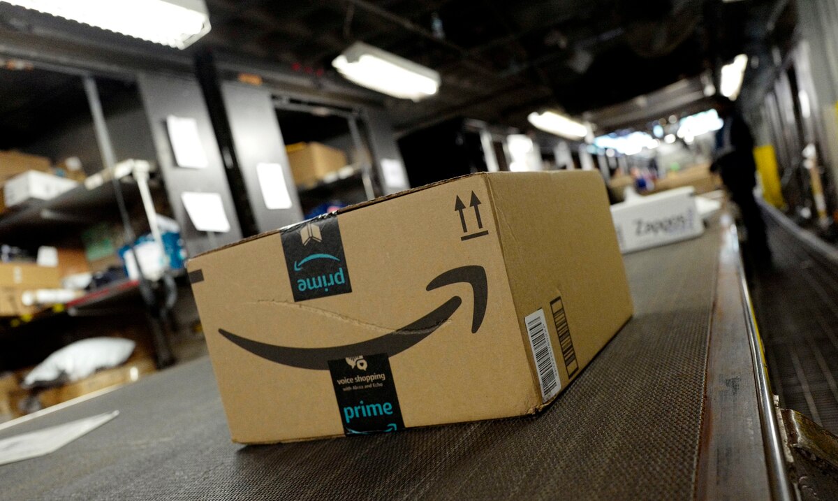 Amazon buys 11 aircraft to increase its cargo capacity