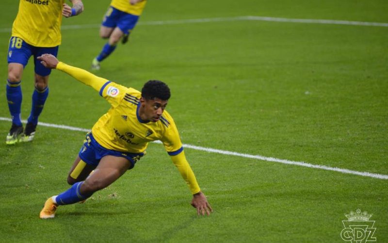 “Choco” Lozano is spending a great game in the Cádiz victory;  He attended and scored against Alaves Dies