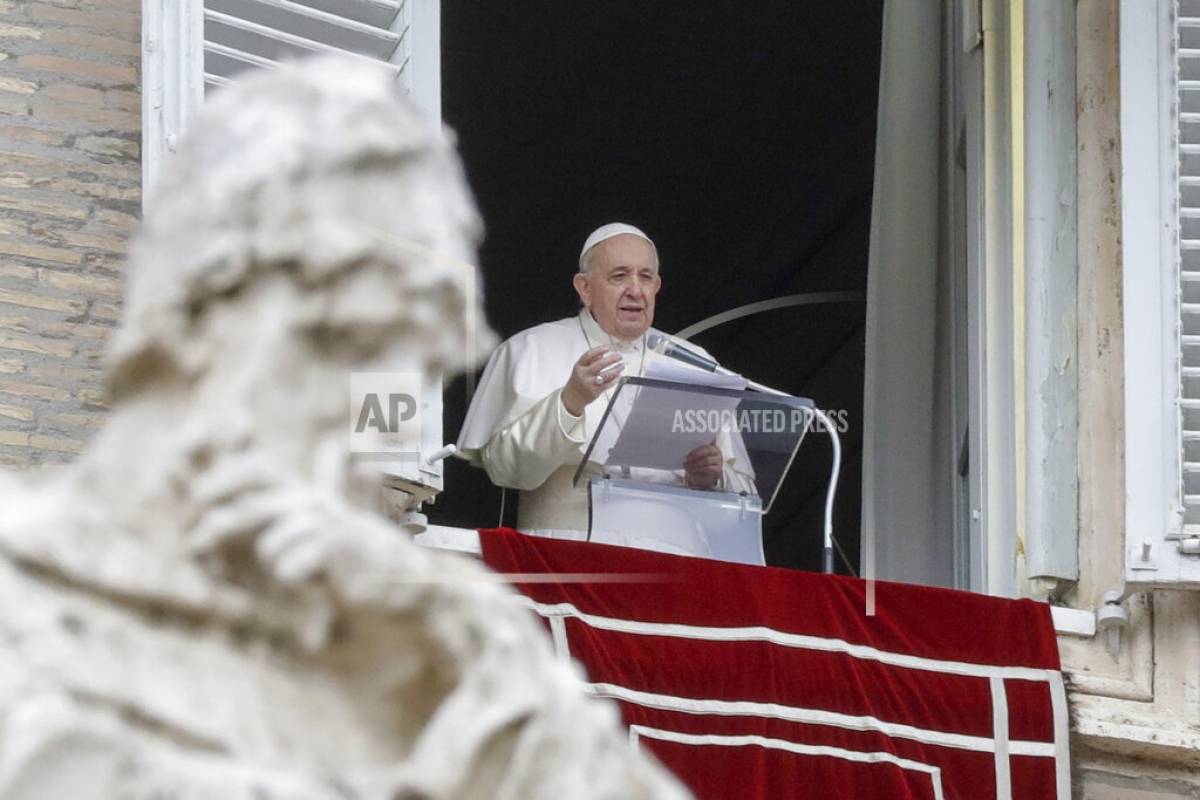 Pope Francis canceled more public activities due to sciatica