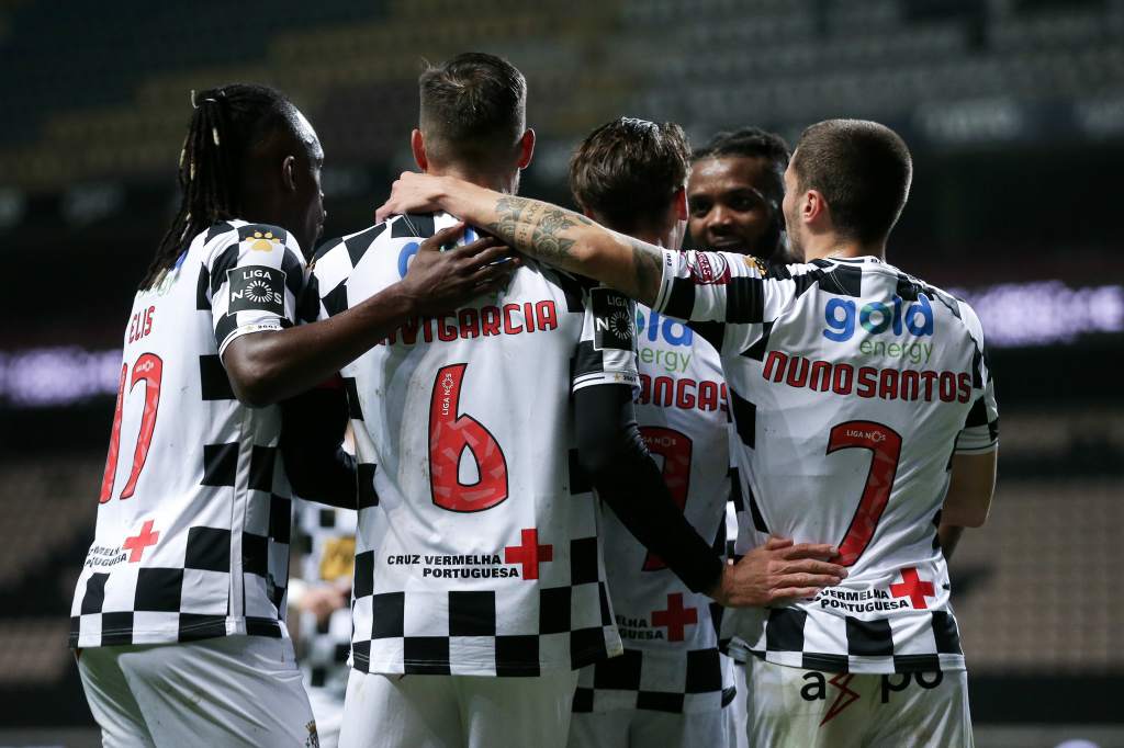 Giant victory!  Ellis and Bingucci smile with Boavista after the defeat of Famalecoa and walk away from relegation – Diez