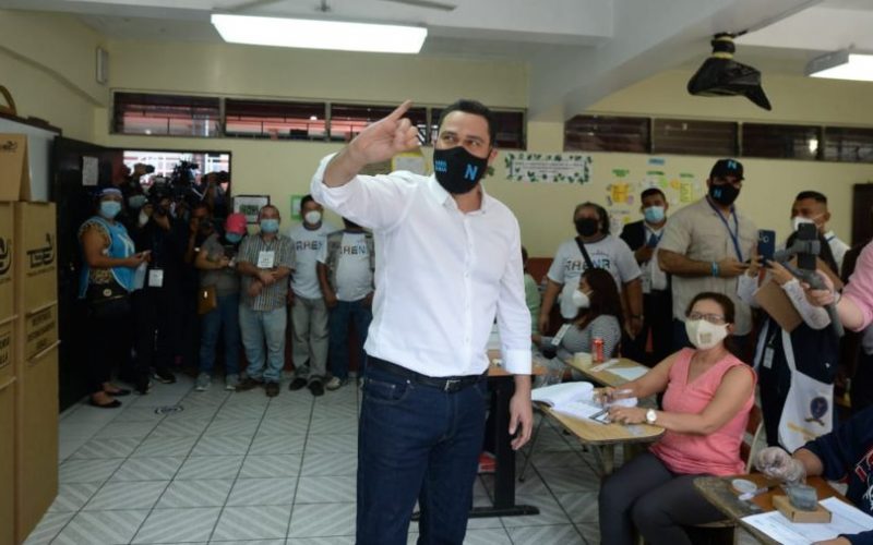 The mayor of San Salvador remains without the official winner