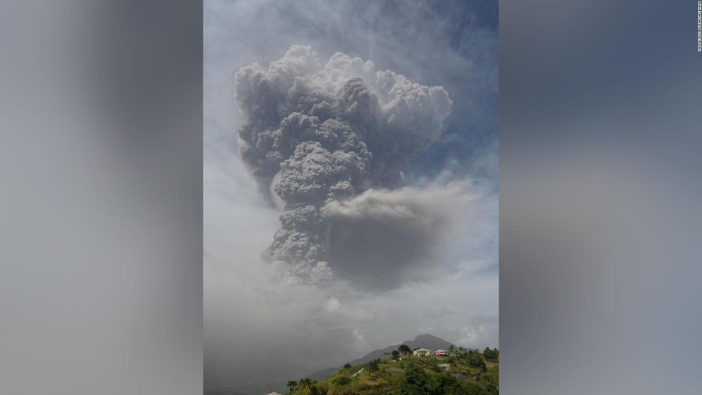 A volcano erupted on the island of San Vicente