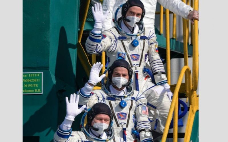 Astronauts from the United States and Russia are leaving for the International Space Station