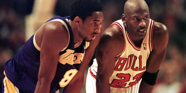 Michael Jordan inducts Kobe Bryant into the Basketball Hall of Fame