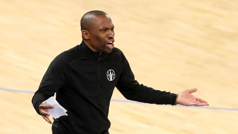 Coach files a complaint with WNBA, claims the referee called him the “boy”