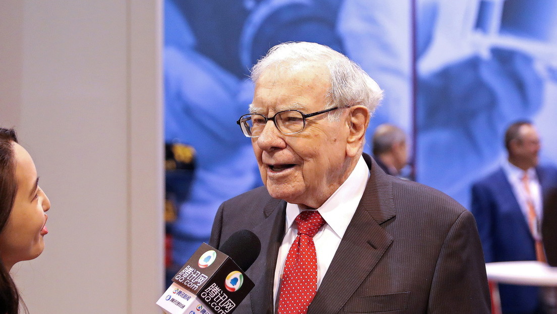 Warren Buffett Explains Why He Didn’t Leave Most of His $100 Billion Money to His Children