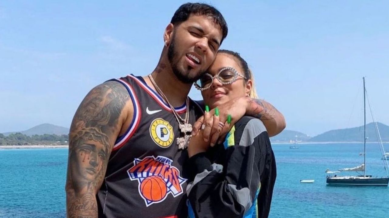 Karol G has been caught red-handed with Anuel AA and rumors of a reconciliation are growing