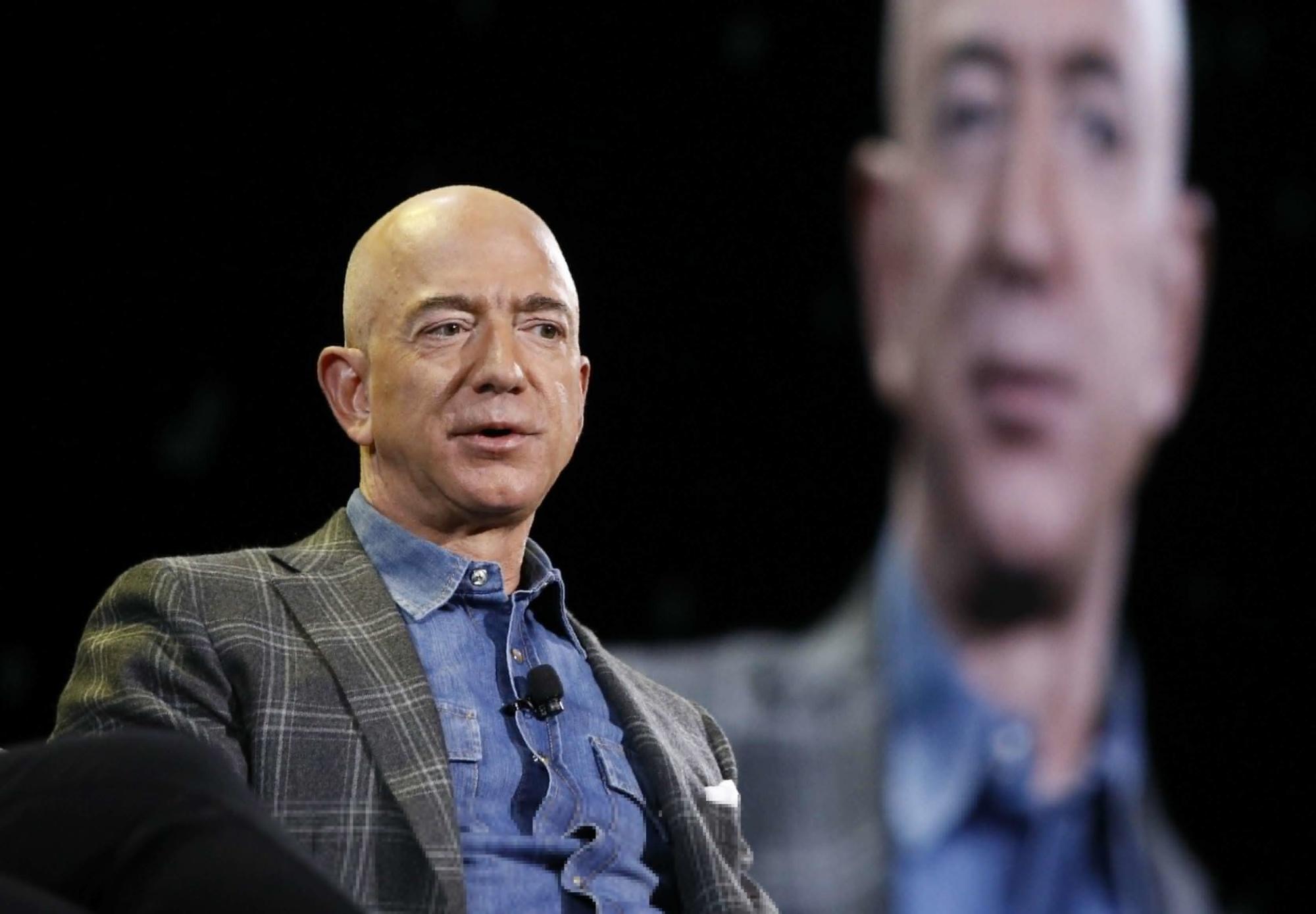 Jeff Bezos lost $13.5 billion and there is concern at Amazon