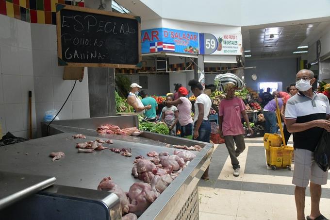 Merchants: Pork sales remain steady, while chicken is scarce
