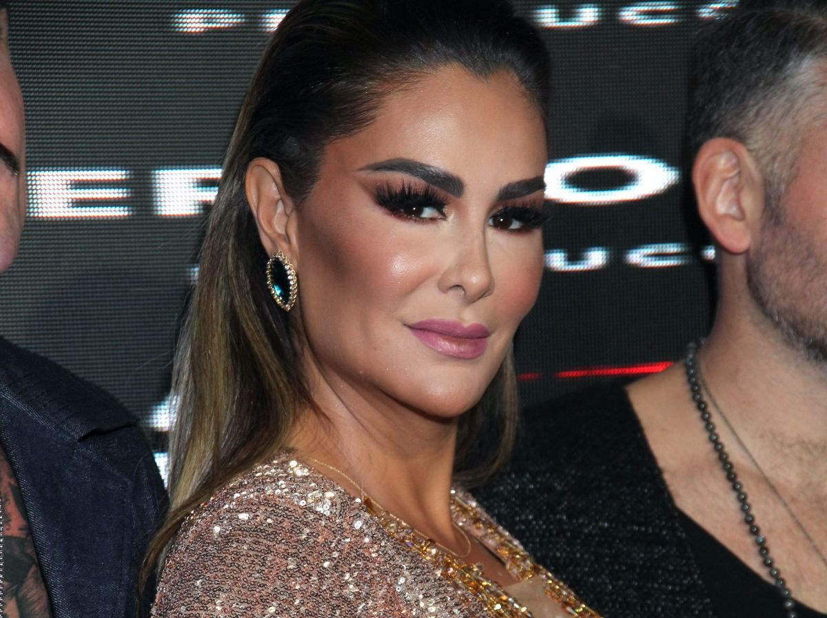Ninel Conde turns up the heat to show her a “custom-made bikini” made only with adhesive tape