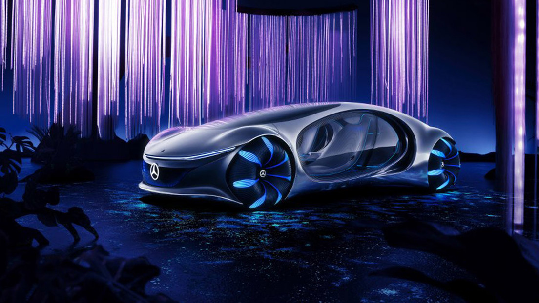 Inspired by the mind-driven ‘Avatar’ movie, Mercedes Benz presented a futuristic car without steering.