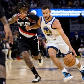 Curry and Golden State add flavor to the NBA