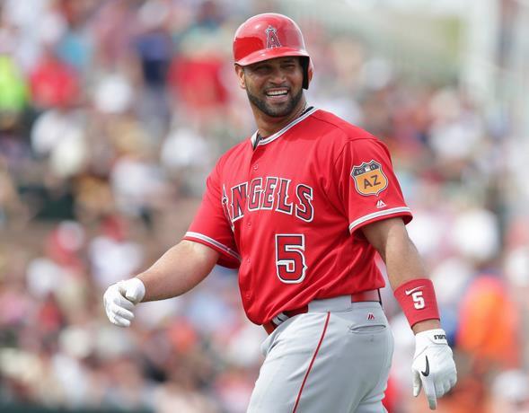 Albert Pujols has been changed to Black Chosen and will join the game