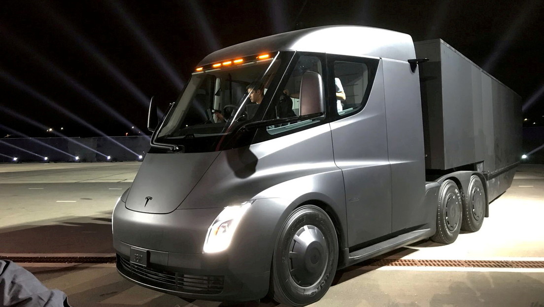 PepsiCo Expects To Deliver Its First Tesla Semis This Year (But Forgets To Notify Musk)