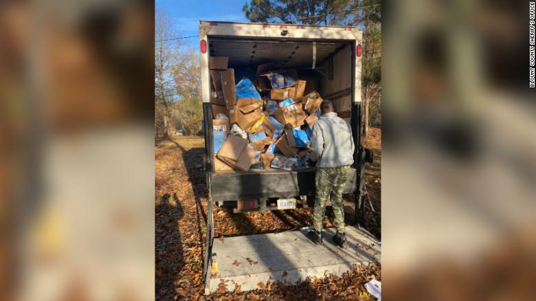 Hundreds of FedEx Packages Found in the Alabama Valley