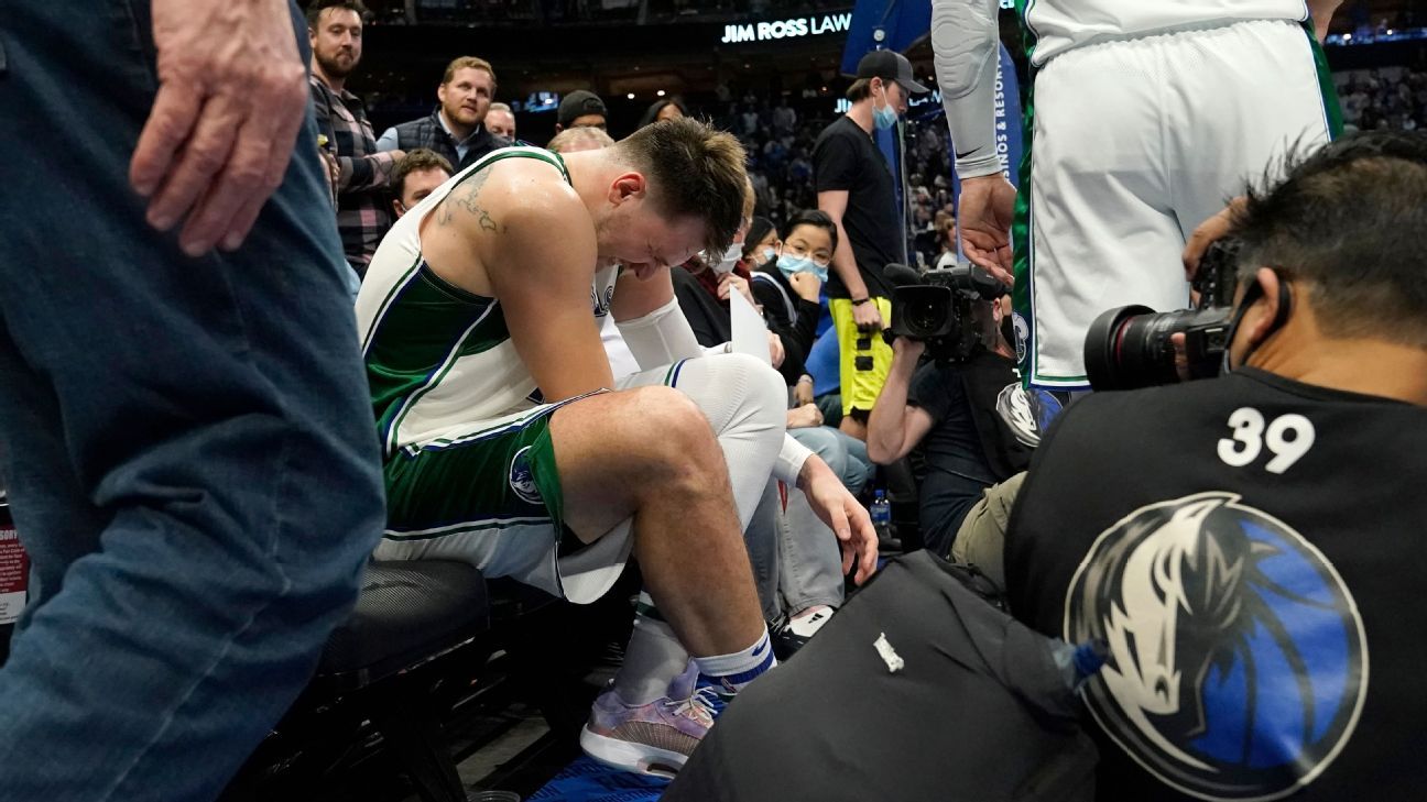 Luka Doncic limps with left ankle injury in Mavericks win