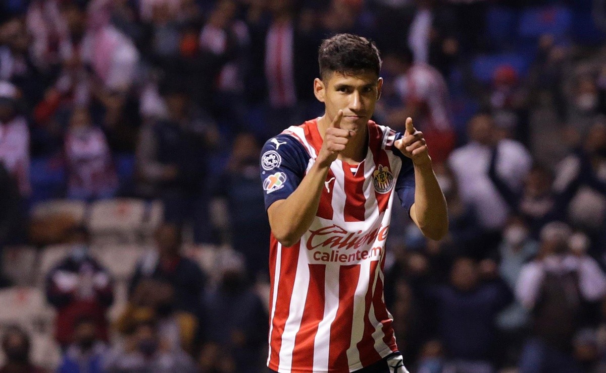 What will Chivas pay for the first signing of Clausura 2022