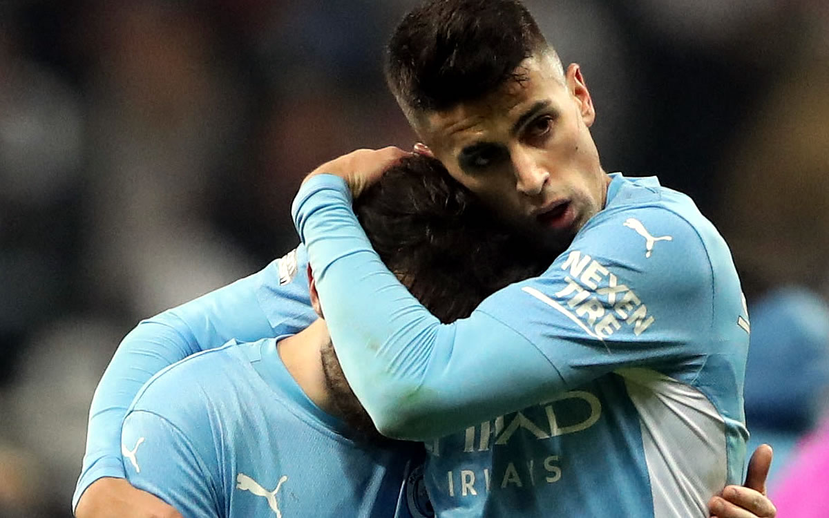 Joao Cancelo was wounded in an attack on his home;  Show the picture
