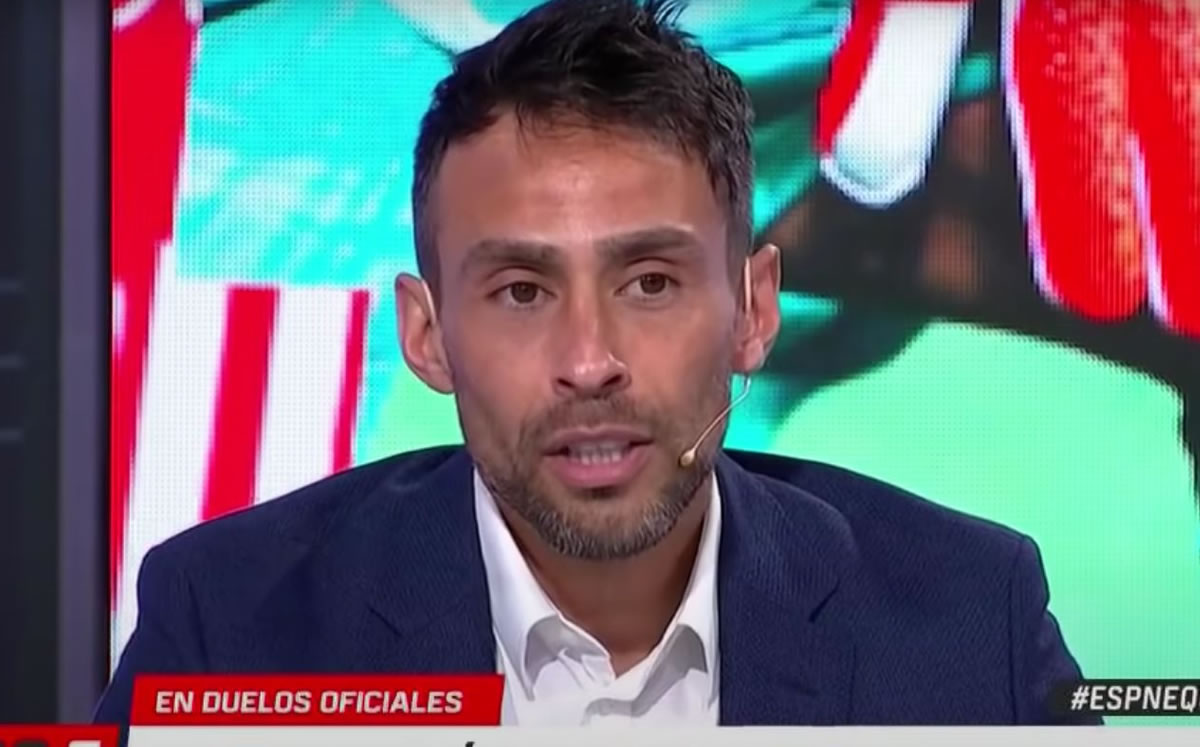 Necaxa signs an ESPN commentator!  They take Mago Valdivia out of retirement