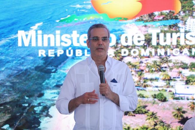 The government will invest more than R$111 million in rebuilding Guayacanes Beach