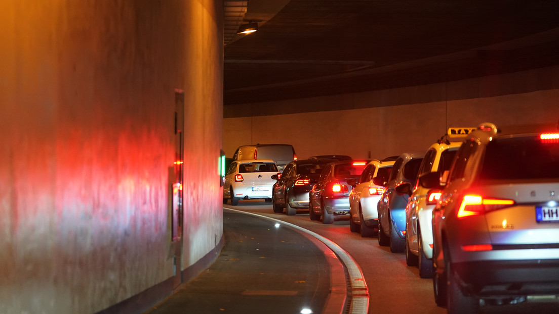Video: Traffic jam spread in an underground tunnel built by Elon Musk