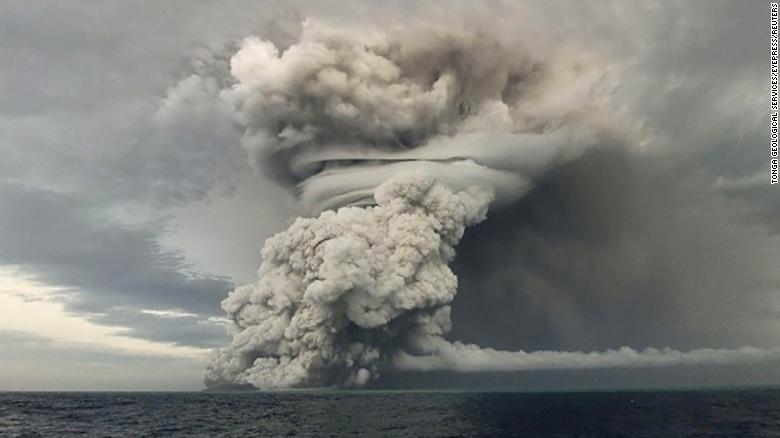 What are underwater volcanoes like the ones that erupted in Tonga?