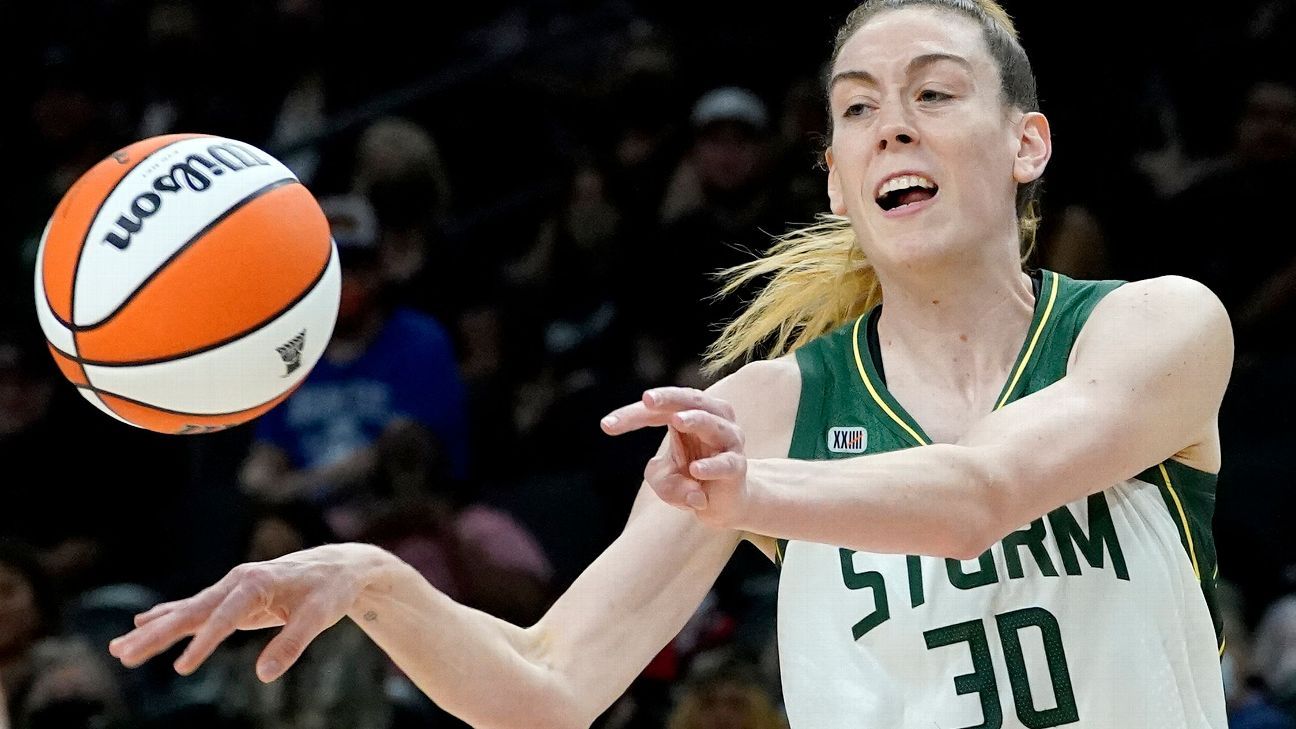 Freestyle striker Brenna Stewart agrees to a one-year deal with Seattle Storm, source says