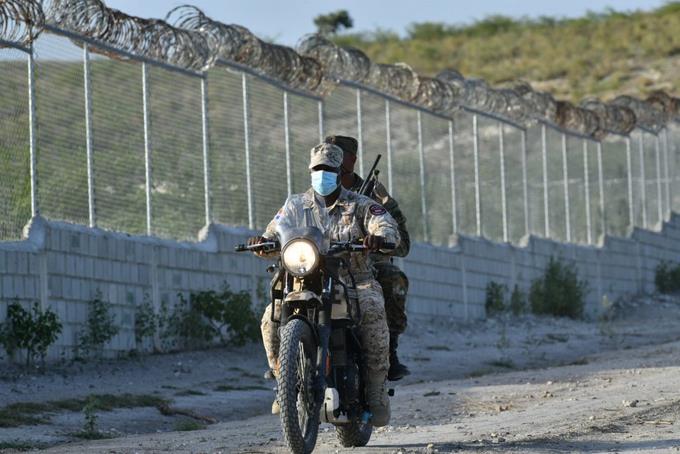 The armed forces have built a 10,000-meter border fence with Haiti since 2019