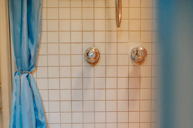 The ideal method is to wash shower curtains every 15 days.  (Photo: Pexels)