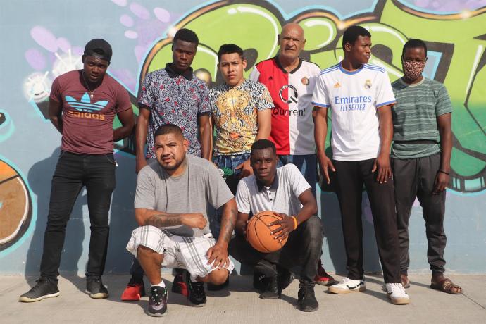 Refugiados, a basketball team that triumphs in Mexico and dreams of the USA.