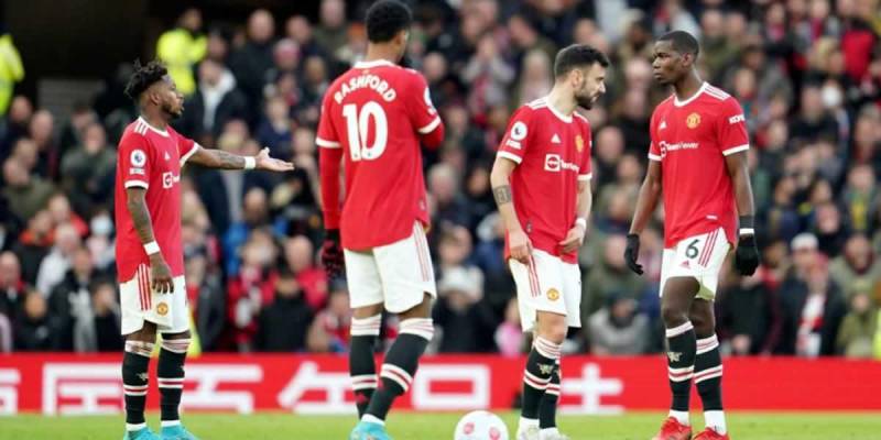 Manchester United were trapped and lost the Champions League