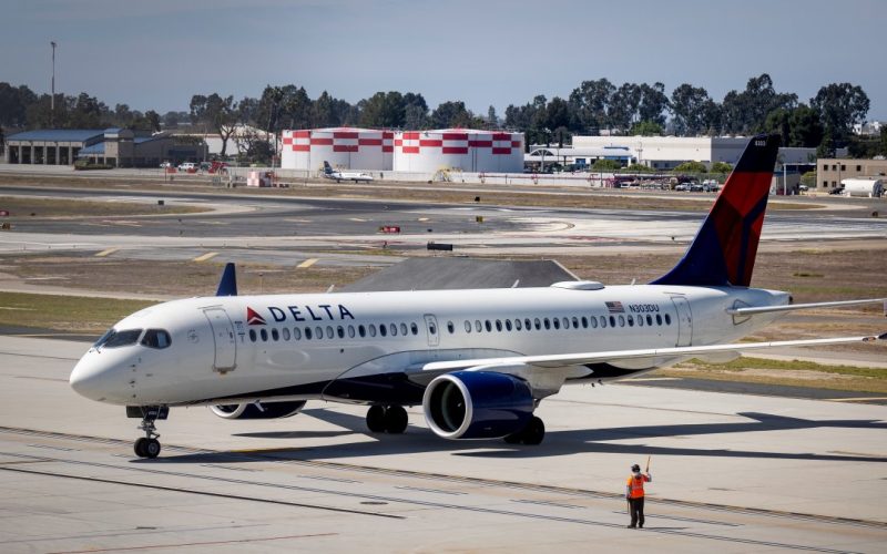 Delta plane makes emergency landing in Denver after cabin windshield malfunctions – NBC Utah