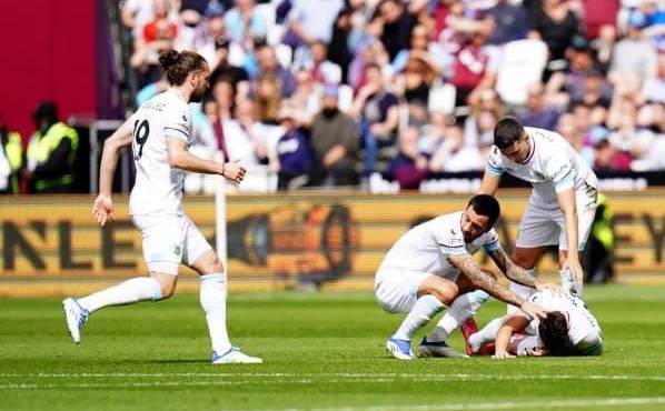 Moment of suspense on the lawn of the London Olympic Stadium
