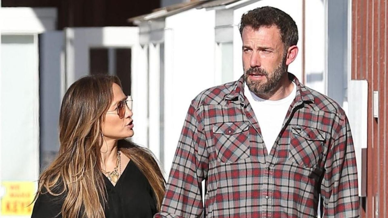 Jennifer Lopez and Ben Affleck having lunch in public after malicious rumors