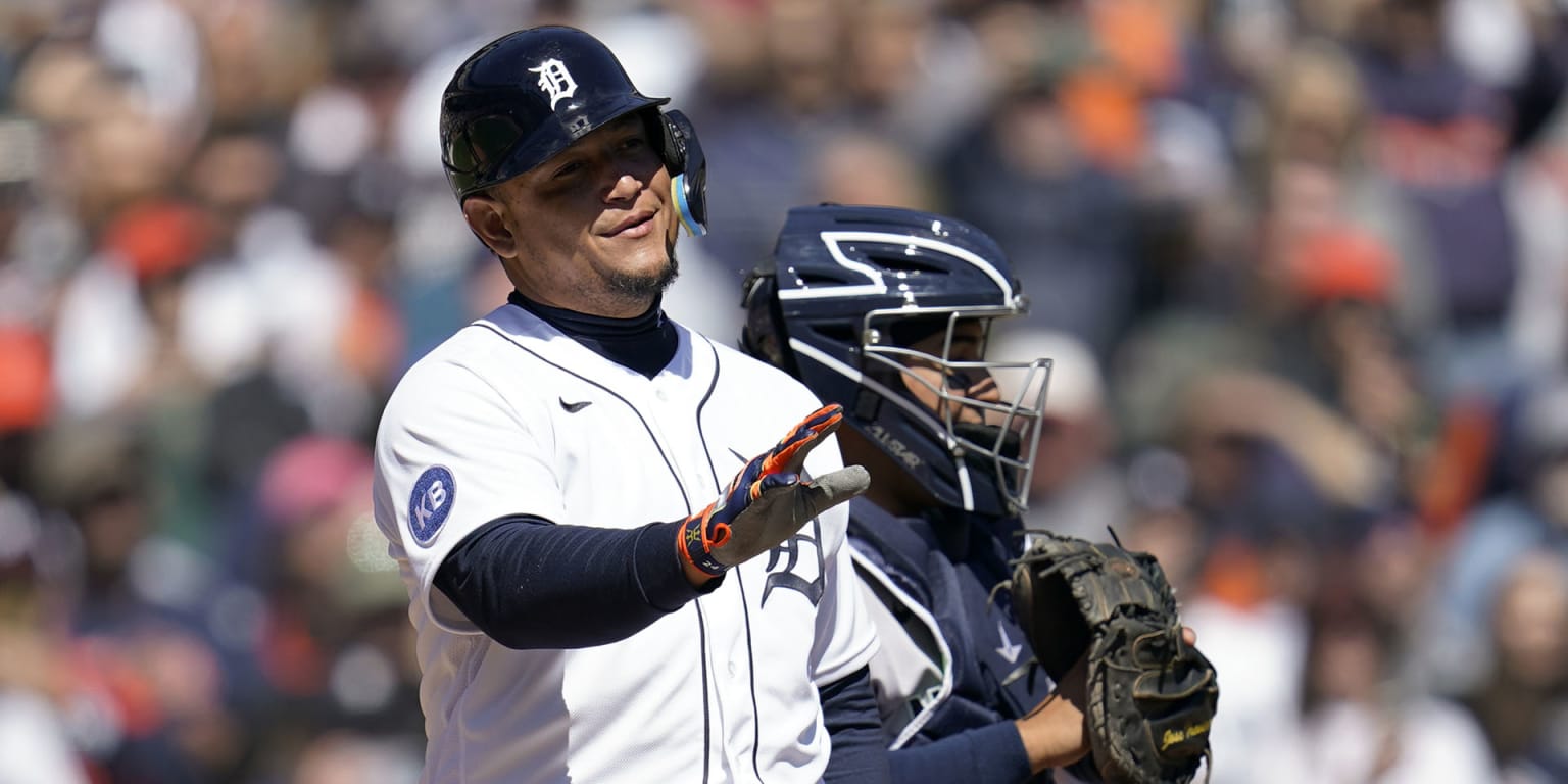 Mickey still has 2,999 hits, but the Tigers are empty