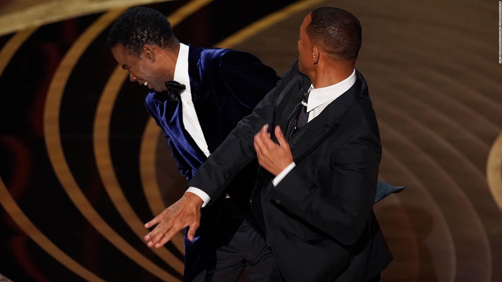Producer Chris Rock has said he does not want Will Smith out of the Oscars.