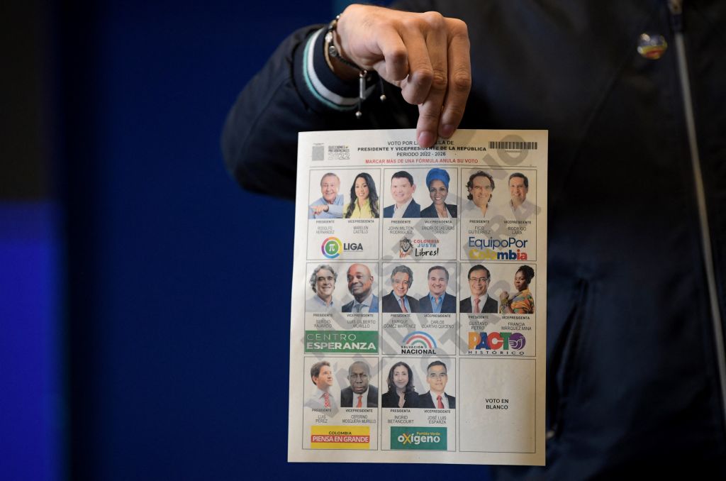 Who are the candidates in the Colombian presidential elections?  This is what the polls say