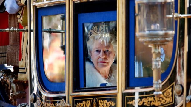Queen in a royal chariot on her way to the palace in 2007