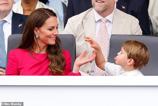 Louis displayed many amusing expressions while seated next to his mother, the Duchess of Cambridge, in the Royal Box during the fourth day of the Platinum Jubilee festivities.