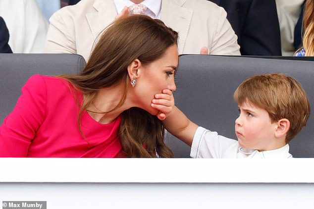 He put his hand on his mother's mouth once while watching the competition