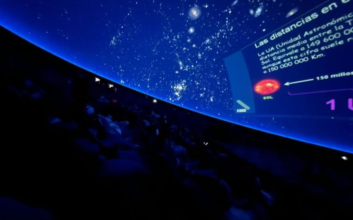 They are promoting knowledge from the Planetarium of the Science Park “Fundadores”