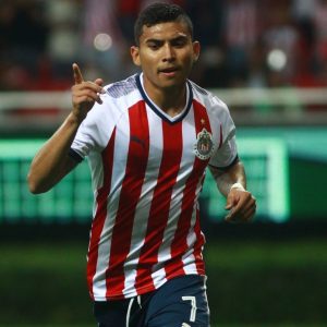 The amazing items Chivas offers to Urbelín Pineda to convince him to return to Mexico