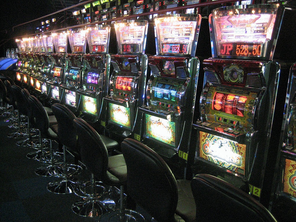 Does Stopping a Slot Machine Make a Difference?