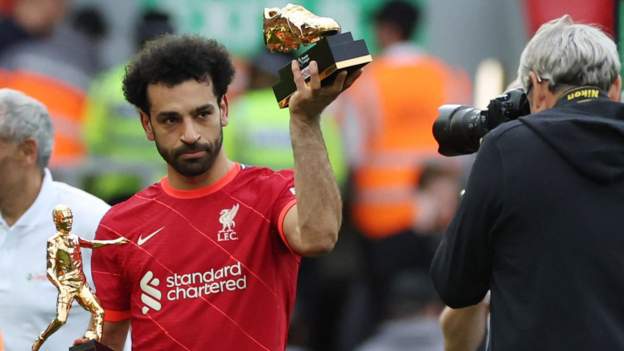 Mohamed Salah signs a new contract with Liverpool for three years