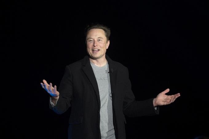 Elon Musk sells Tesla stock for nearly $7 billion