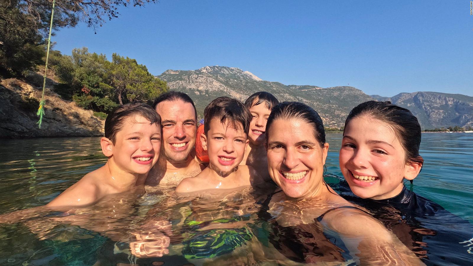 This family travels the world before their children lose their sight