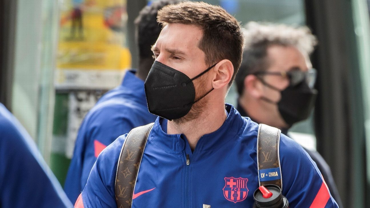 The Spanish press has been revealing details about Messi and his requests in the past to renew with Barcelona