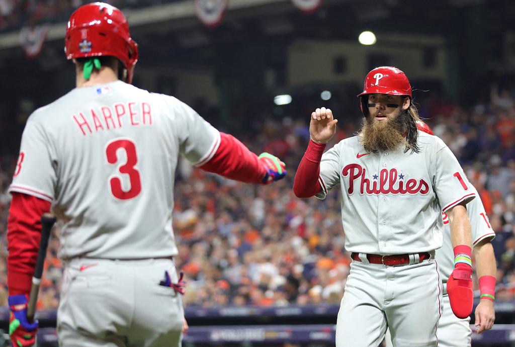 The Philadelphia Phillies come from behind to tie the game against the Astros at Minute Maid Park!