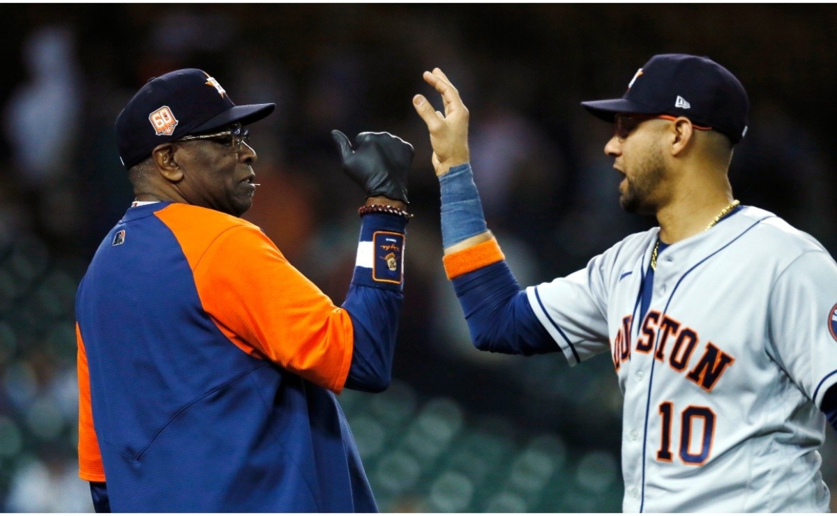 Yuli Gurriel equals the record for his manager, Dusty Baker, in World Championship history